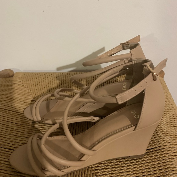 NOVO wedge strappy sand le nude size 7 - Picture 7 of 7